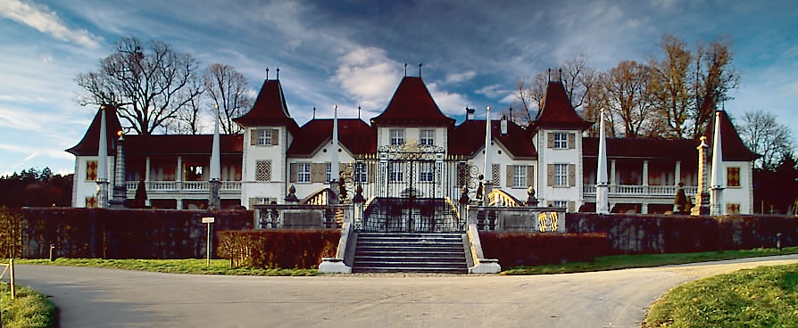 Schloss Waldegg, Feldbrunnen